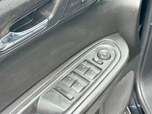 Used 2017 Chevrolet Traverse LT w/ Style and Technology Package image 12