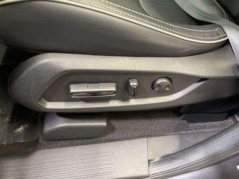 Used 2025 Honda Pilot Elite image 12