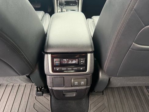 Used 2021 Subaru Ascent Limited AWD/4WD image 20
