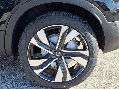 New 2026 Volvo XC40 B5 Plus w/ Climate Package AWD/4WD image 6