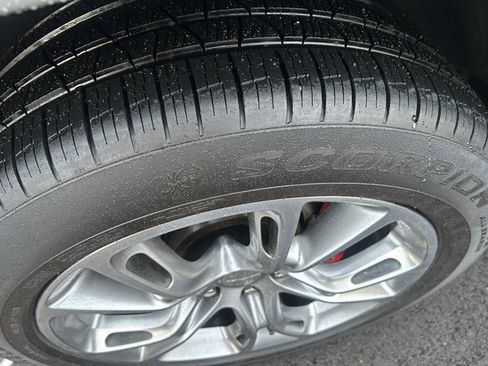 Used 2021 Jeep Grand Cherokee SRT image 8