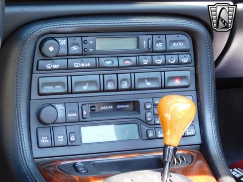 Used 1998 Jaguar XK8 Convertible image 21