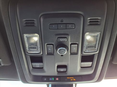 Used 2021 Chevrolet Suburban Z71 w/ Z71 Off-Road Package image 12