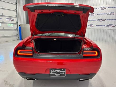 Used 2019 Dodge Challenger SXT RWD image 34