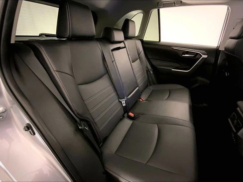 Used 2023 Toyota RAV4 XLE Premium image 15