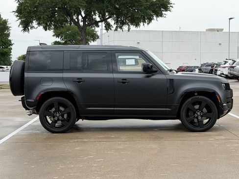 Used 2025 Land Rover Defender 110 X-Dynamic SE AWD/4WD image 3