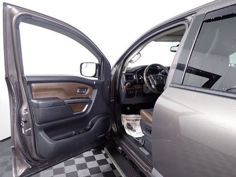 Used 2017 Nissan Titan Platinum Reserve RWD image 20
