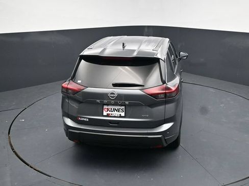 Used 2024 Nissan Rogue S AWD/4WD image 17