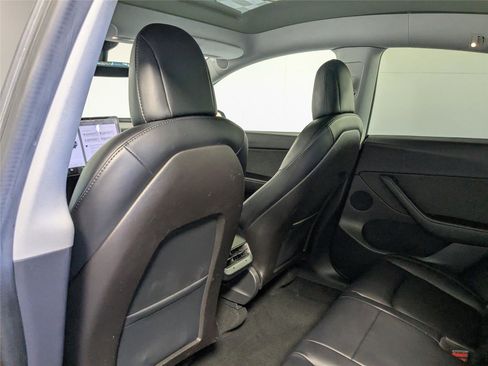 Used 2020 Tesla Model Y Long Range image 33