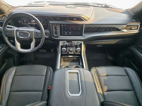 Used 2024 GMC Yukon Denali w/ Advanced Technology Package AWD/4WD image 19
