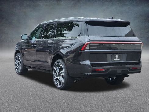 New 2026 Lincoln Navigator L Black Label AWD/4WD image 5
