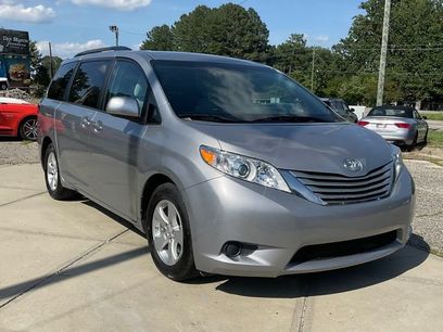 Used 2017 Toyota Sienna LE