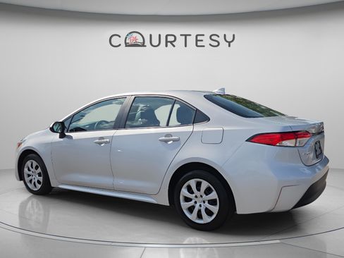 Certified 2024 Toyota Corolla LE FWD image 3