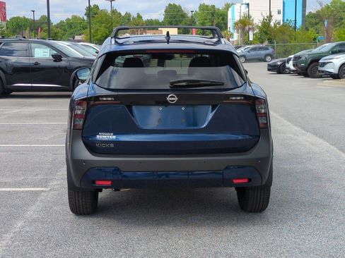New 2026 Nissan Kicks SV w/ SV Premium Package FWD image 5