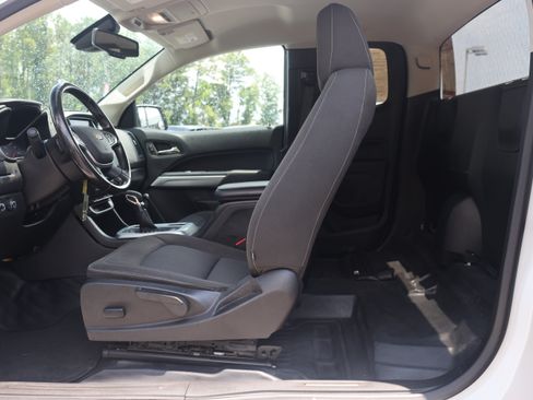 Used 2022 Chevrolet Colorado LT w/ Fleet Safety Package AWD/4WD image 15