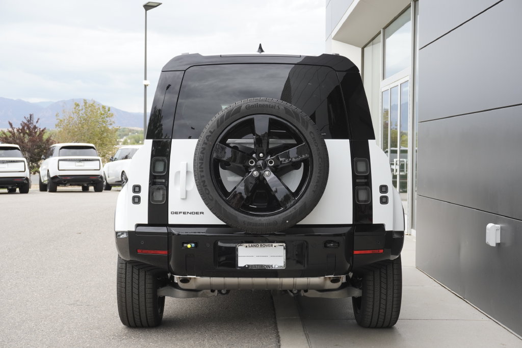 New 2026 Land Rover Defender 110 X-Dynamic SE AWD/4WD image 6