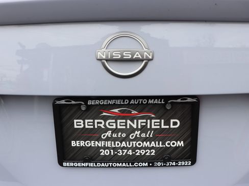 Used 2024 Nissan Versa SR image 51