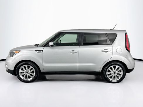 Used 2018 Kia Soul + FWD image 7