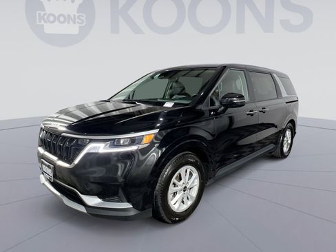 Used 2024 Kia Carnival LX image 1