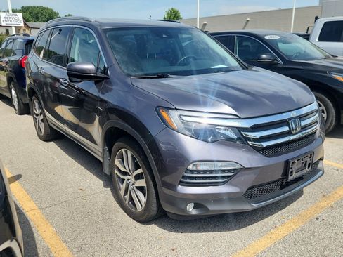Used 2018 Honda Pilot Touring image 3