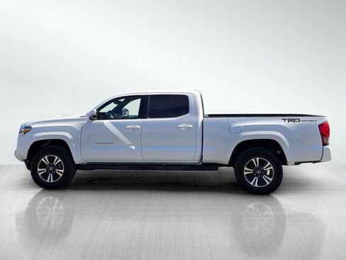 Used 2017 Toyota Tacoma TRD Sport w/ Tow Package RWD image 7