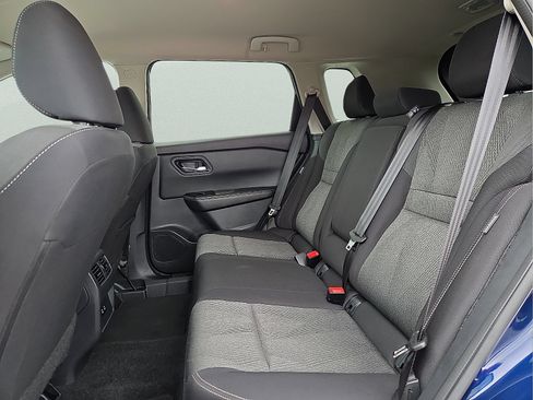 Used 2025 Nissan Rogue SV FWD image 10