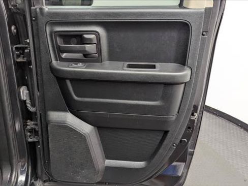 Used 2017 RAM 1500 Express AWD/4WD image 19