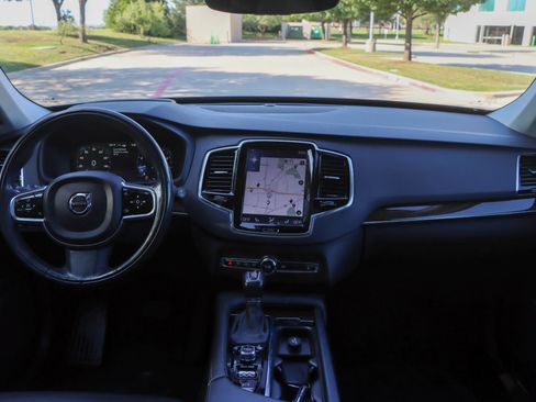 Used 2016 Volvo XC90 T6 Momentum w/ Momentum Plus Package AWD/4WD image 30