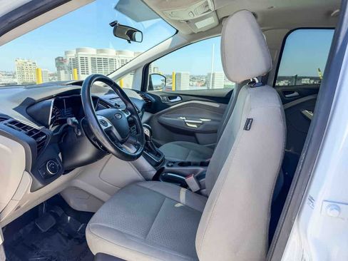 Used 2017 Ford C-MAX SE w/ Cargo Management Package FWD image 16