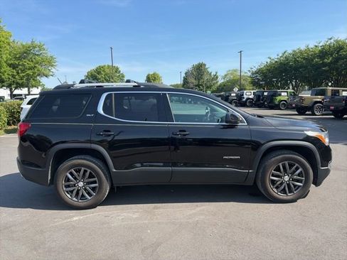 Used 2019 GMC Acadia SLT image 2