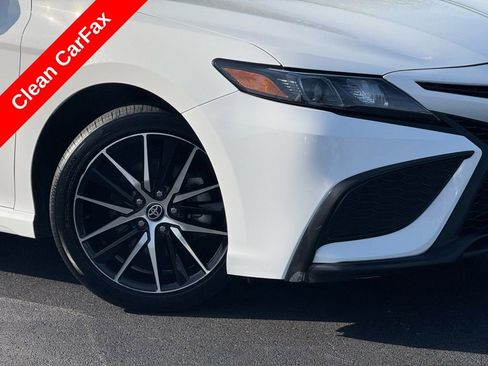 Used 2024 Toyota Camry SE image 5