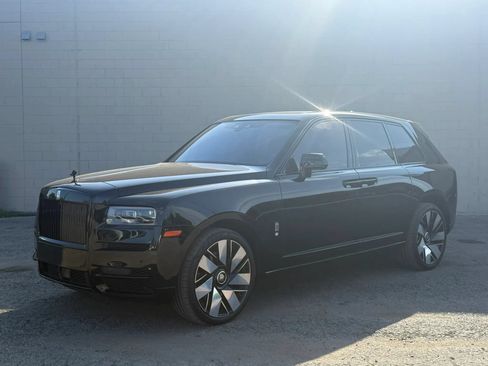Used 2019 Rolls-Royce Cullinan AWD/4WD image 1