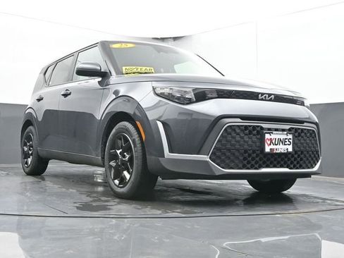 Used 2025 Kia Soul LX w/ LX Technology Package FWD image 21