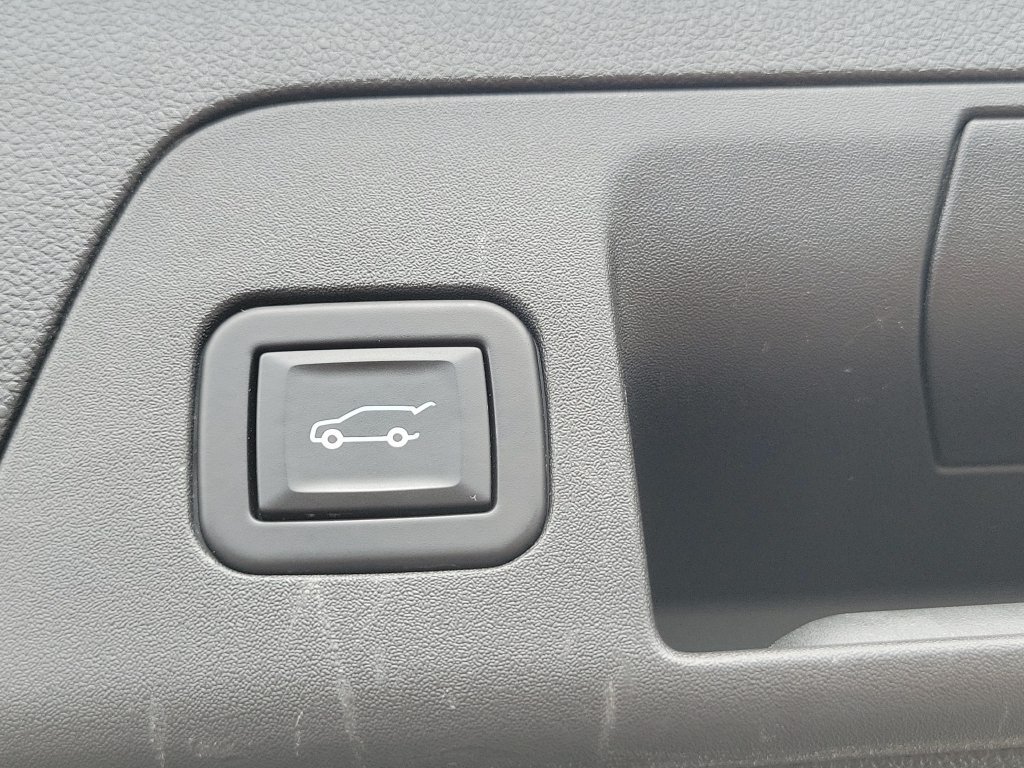 Used 2023 Buick Envision Essence w/ Sport Touring Package FWD image 26