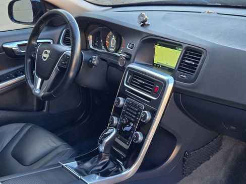 Used 2016 Volvo V60 T5 Cross Country w/ Convenience Package AWD/4WD image 23