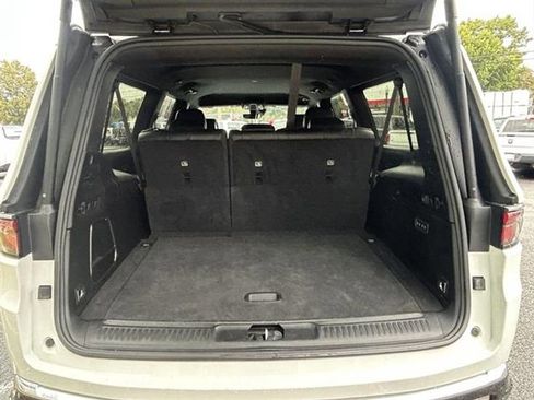 Used 2023 Jeep Wagoneer L Series II image 8