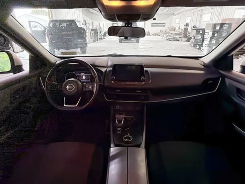 Used 2021 Nissan Rogue S AWD/4WD image 10