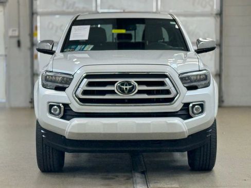 Used 2022 Toyota Tacoma Limited AWD/4WD image 2