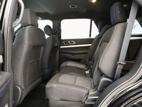 Used 2017 Ford Explorer XLT image 27