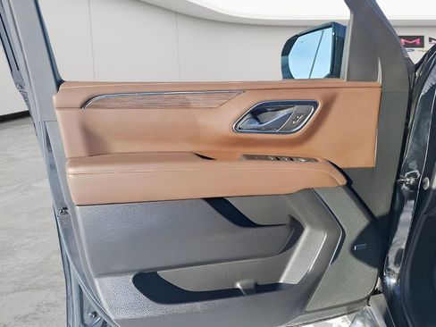 Used 2024 Chevrolet Tahoe High Country image 17