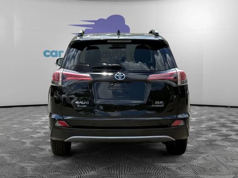 Used 2017 Toyota RAV4 XLE image 4