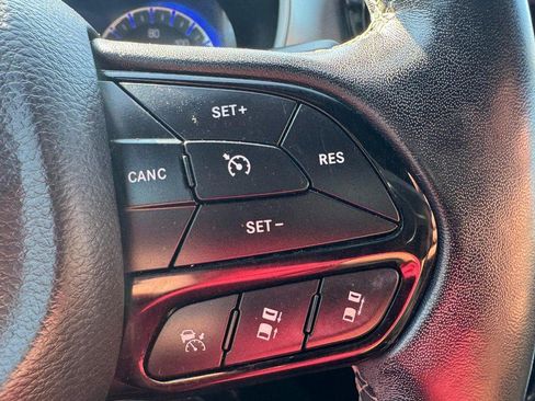 Used 2019 Chrysler Pacifica Touring Plus w/ Advanced Safetytec Group FWD image 18