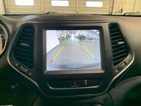 Used 2022 Jeep Cherokee Latitude Lux image 5