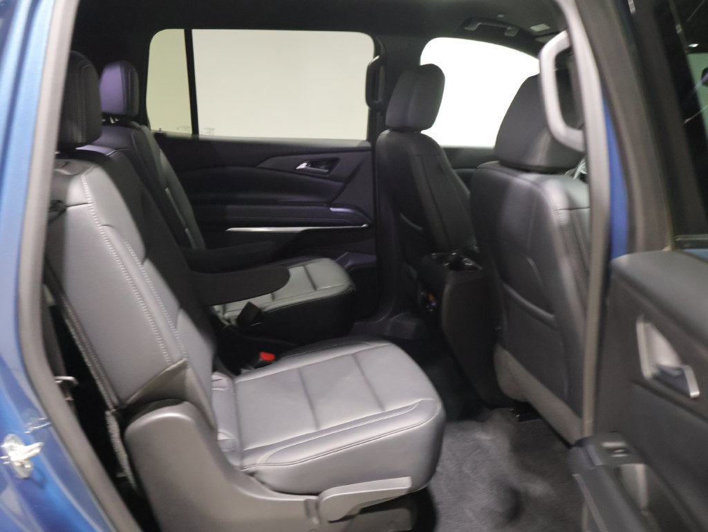 Used 2026 Chevrolet Traverse LT AWD/4WD image 17