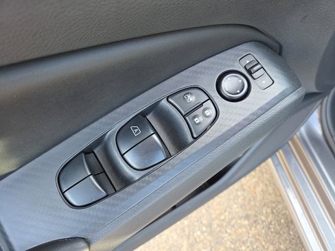 Used 2025 Nissan Altima 2.5 S image 12