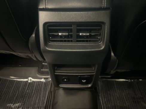 Used 2023 Ford Edge Titanium AWD/4WD image 14