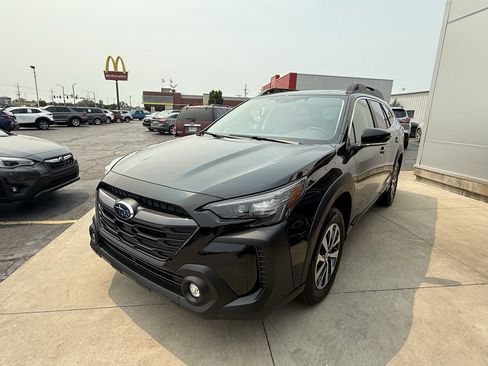 New 2025 Subaru Outback Premium image 4