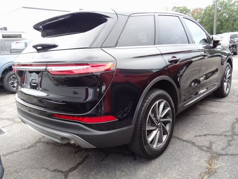 Used 2023 Lincoln Corsair AWD w/ Equipment Group 101A image 5