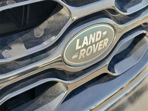 Certified 2024 Land Rover Discovery Dynamic SE image 10