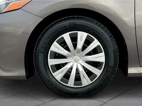Used 2020 Toyota Camry L FWD image 9